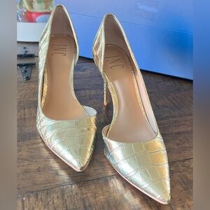 Gold D’Orsay heels size 7